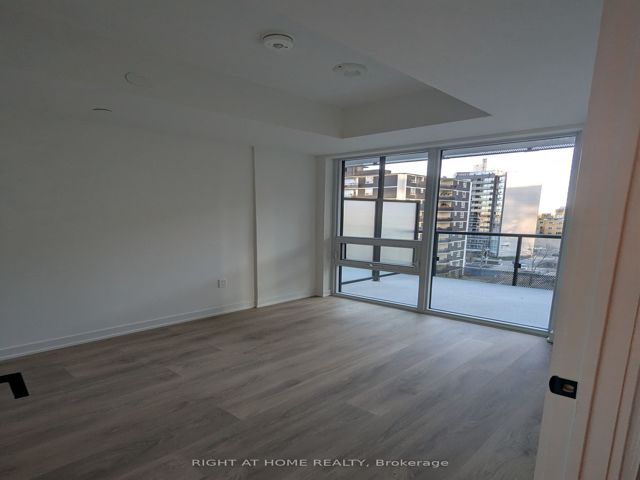 714 - 127 Broadway Ave