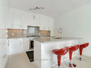 302 - 29 Queens Quay E