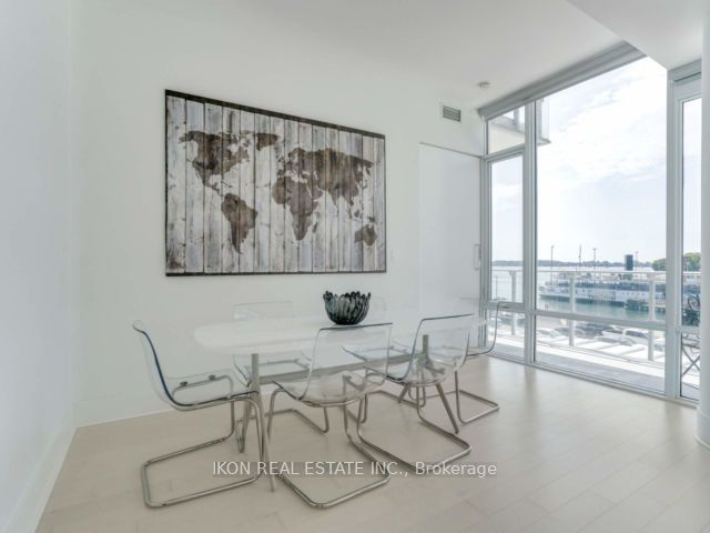 302 - 29 Queens Quay E