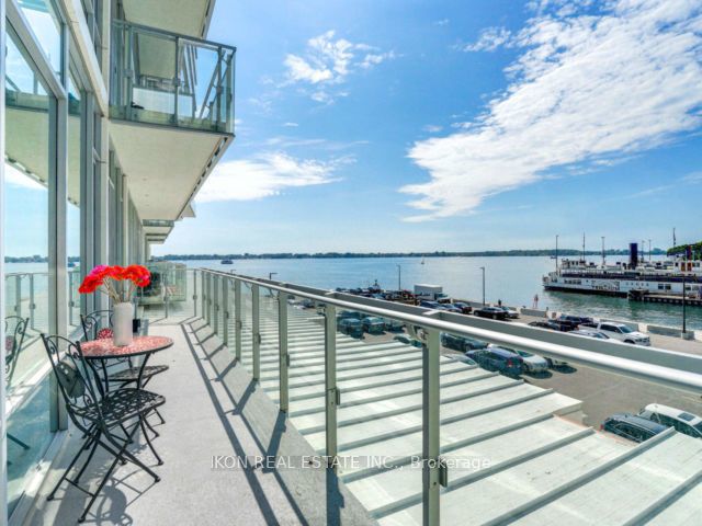 302 - 29 Queens Quay E
