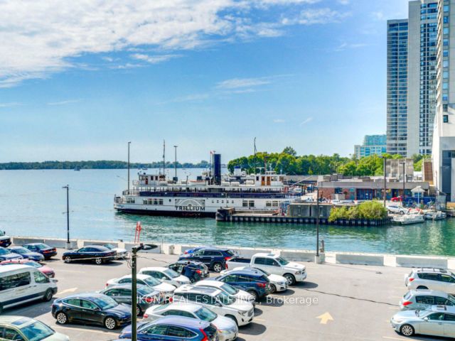 302 - 29 Queens Quay E