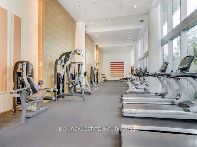 302 - 29 Queens Quay E