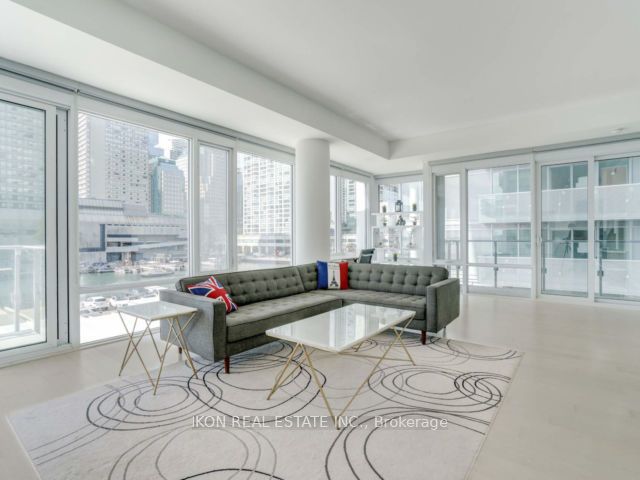 302 - 29 Queens Quay E