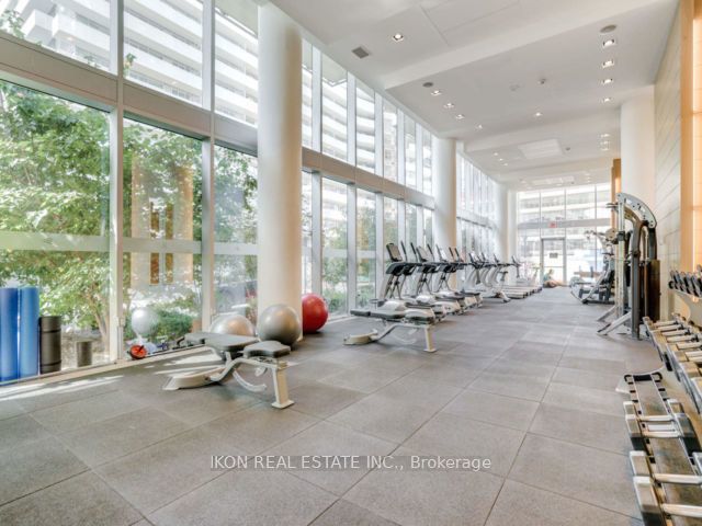 302 - 29 Queens Quay E