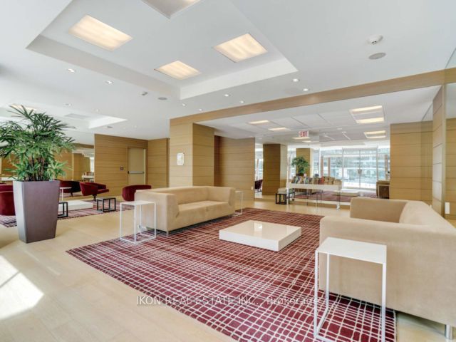 302 - 29 Queens Quay E