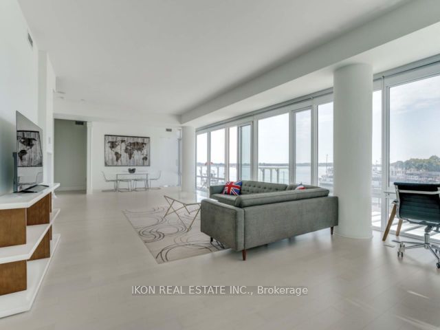 302 - 29 Queens Quay E