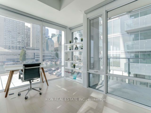 302 - 29 Queens Quay E