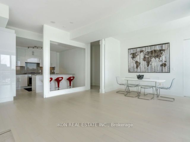 302 - 29 Queens Quay E