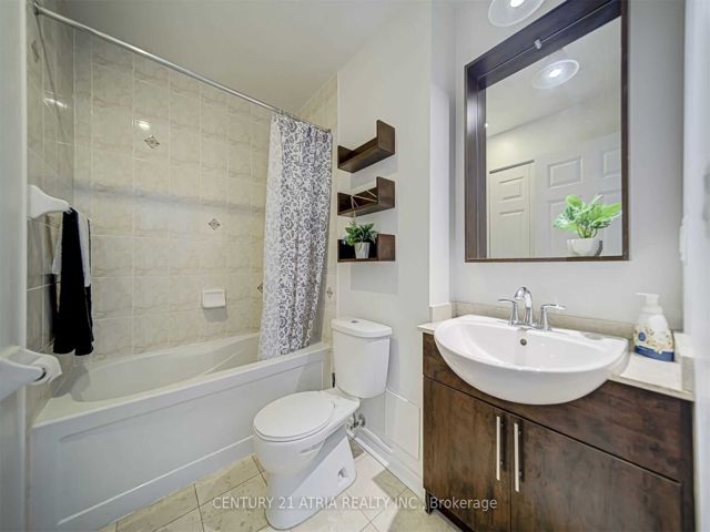 1109 - 18 Holmes Ave