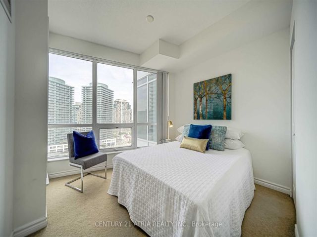 1109 - 18 Holmes Ave