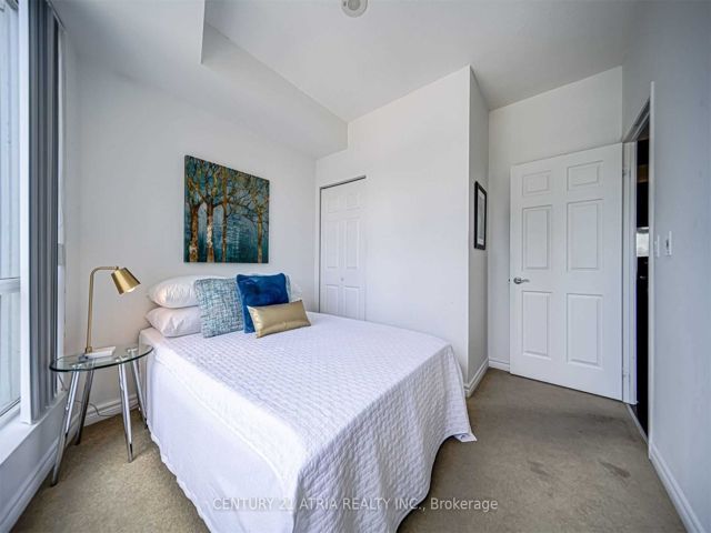 1109 - 18 Holmes Ave