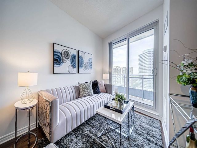 1109 - 18 Holmes Ave