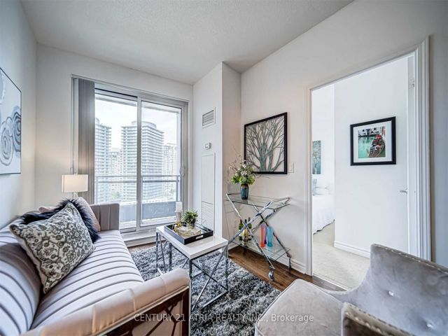 1109 - 18 Holmes Ave
