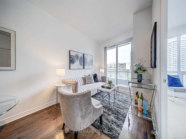 1109 - 18 Holmes Ave