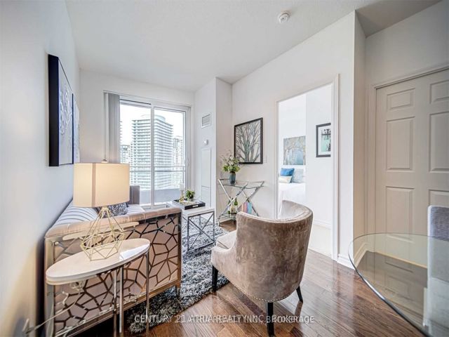 1109 - 18 Holmes Ave