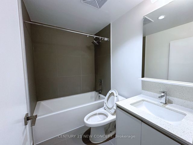 828 - 20 Minowan Miikan Lane E