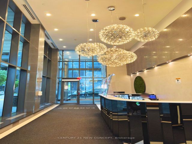 828 - 20 Minowan Miikan Lane E