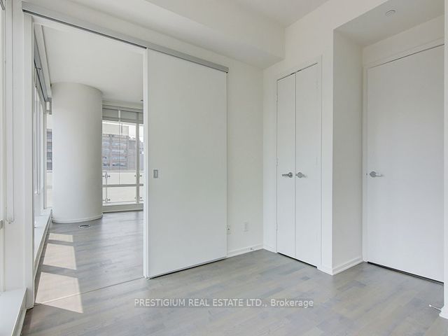 1307 - 1 Bloor St E