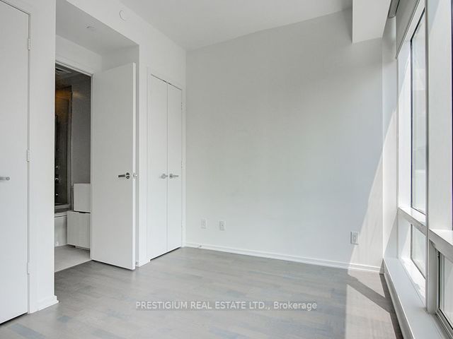 1307 - 1 Bloor St E