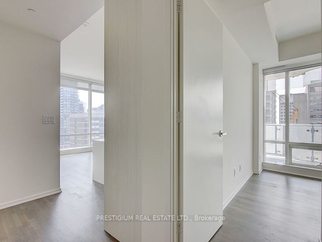 1307 - 1 Bloor St E