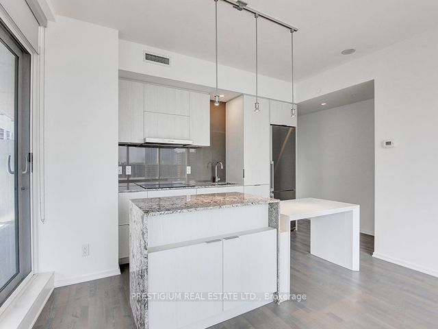 1307 - 1 Bloor St E