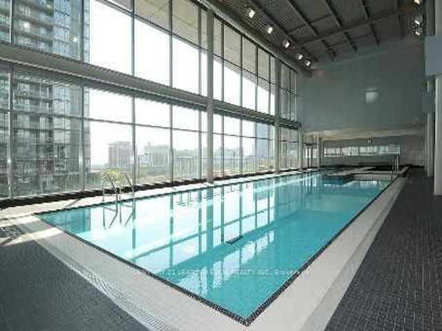 1523 - 4K Spadina Ave