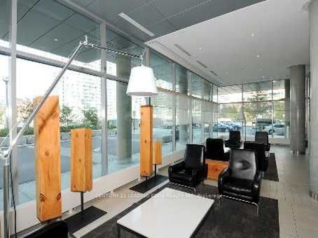 1523 - 4K Spadina Ave
