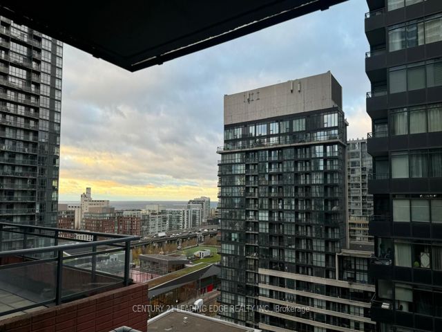 1523 - 4K Spadina Ave