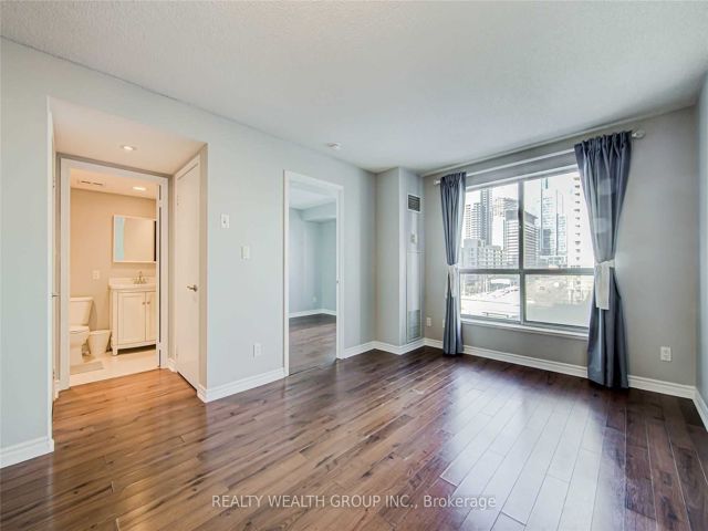 606 - 410 Queens Quay