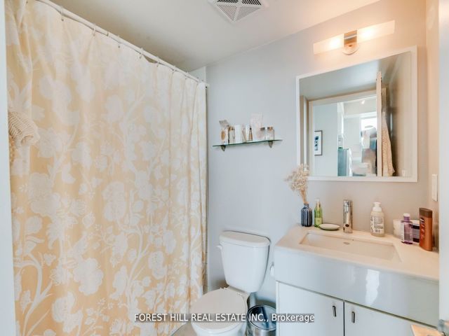 2607 - 126 Simcoe St
