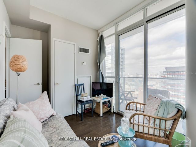 2607 - 126 Simcoe St