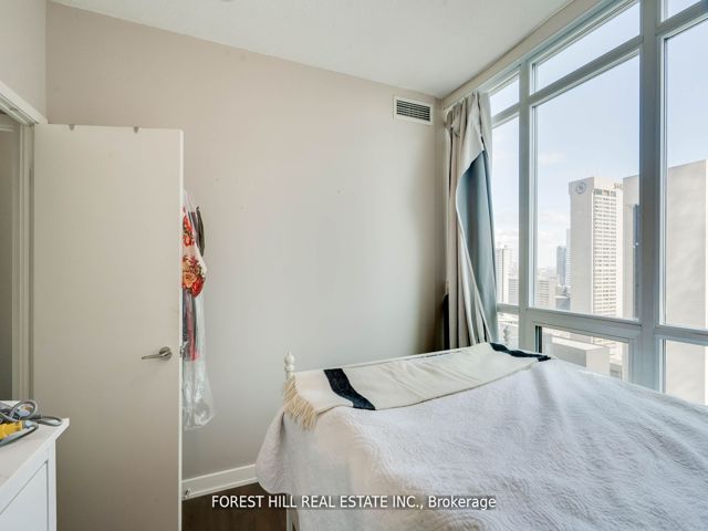 2607 - 126 Simcoe St