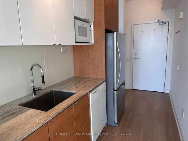 2306 - 121 Mcmahon Dr