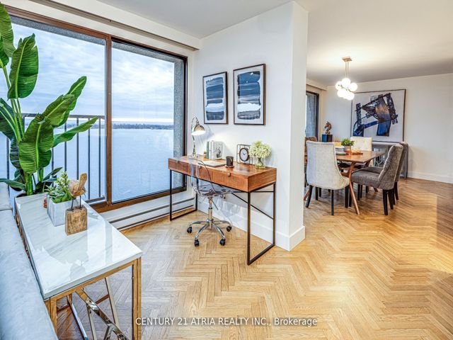 1401 - 65 Harbour Sq