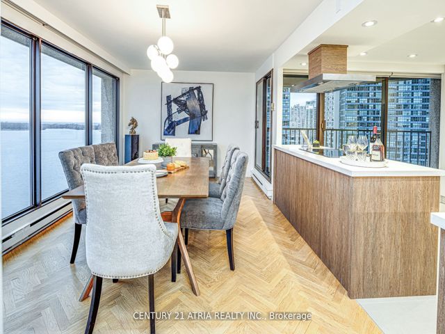 1401 - 65 Harbour Sq