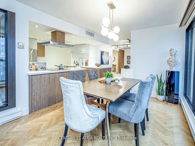 1401 - 65 Harbour Sq