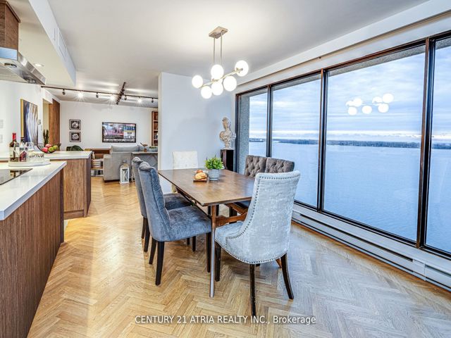 1401 - 65 Harbour Sq