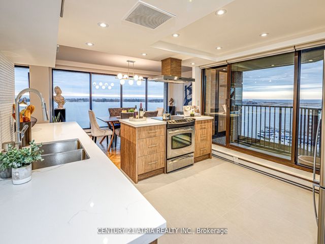 1401 - 65 Harbour Sq