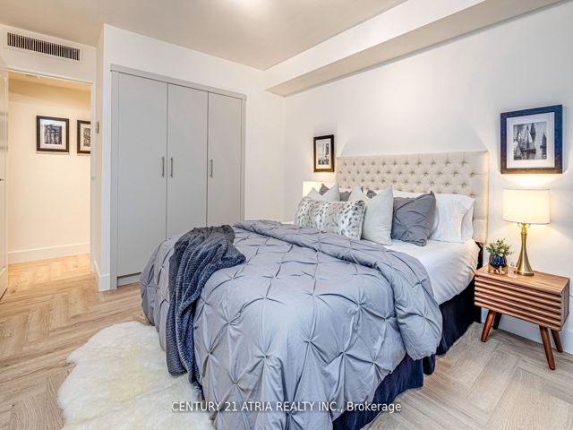 1401 - 65 Harbour Sq