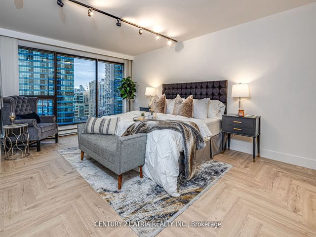 1401 - 65 Harbour Sq