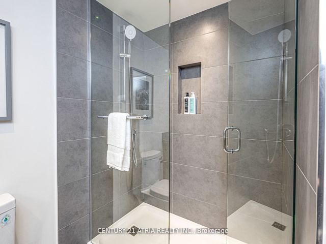 1401 - 65 Harbour Sq