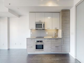 2107 - 210 Simcoe St