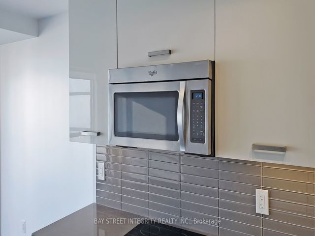 2107 - 210 Simcoe St