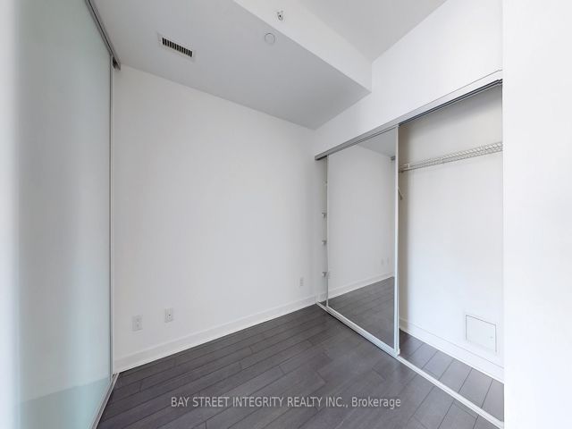 2107 - 210 Simcoe St