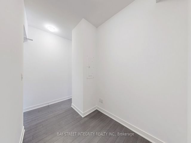 2107 - 210 Simcoe St