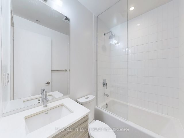 2107 - 210 Simcoe St