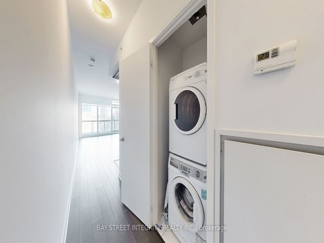 2107 - 210 Simcoe St
