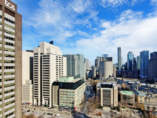 2107 - 210 Simcoe St