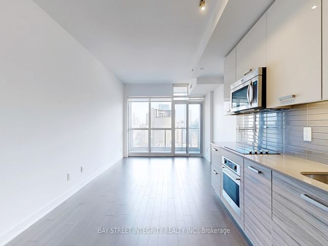 2107 - 210 Simcoe St