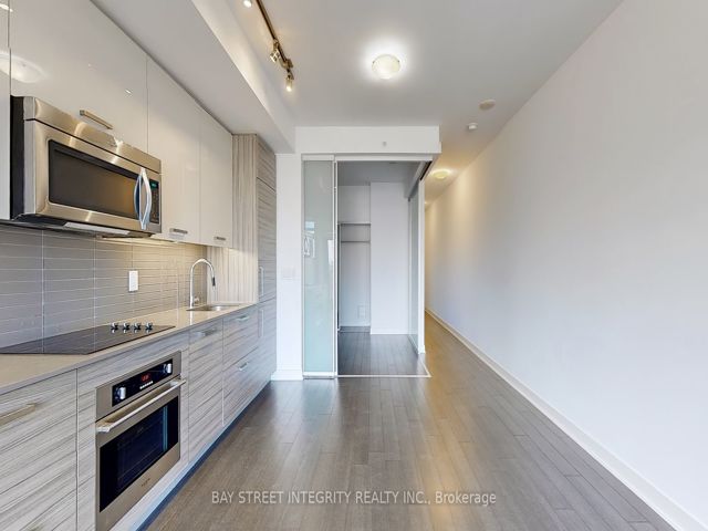 2107 - 210 Simcoe St